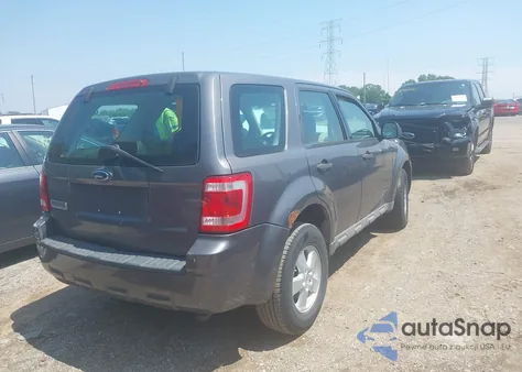 2009 Ford Escape Xls/Xls Manual from USA, damaged, VIN 1FMCU02729KC33600